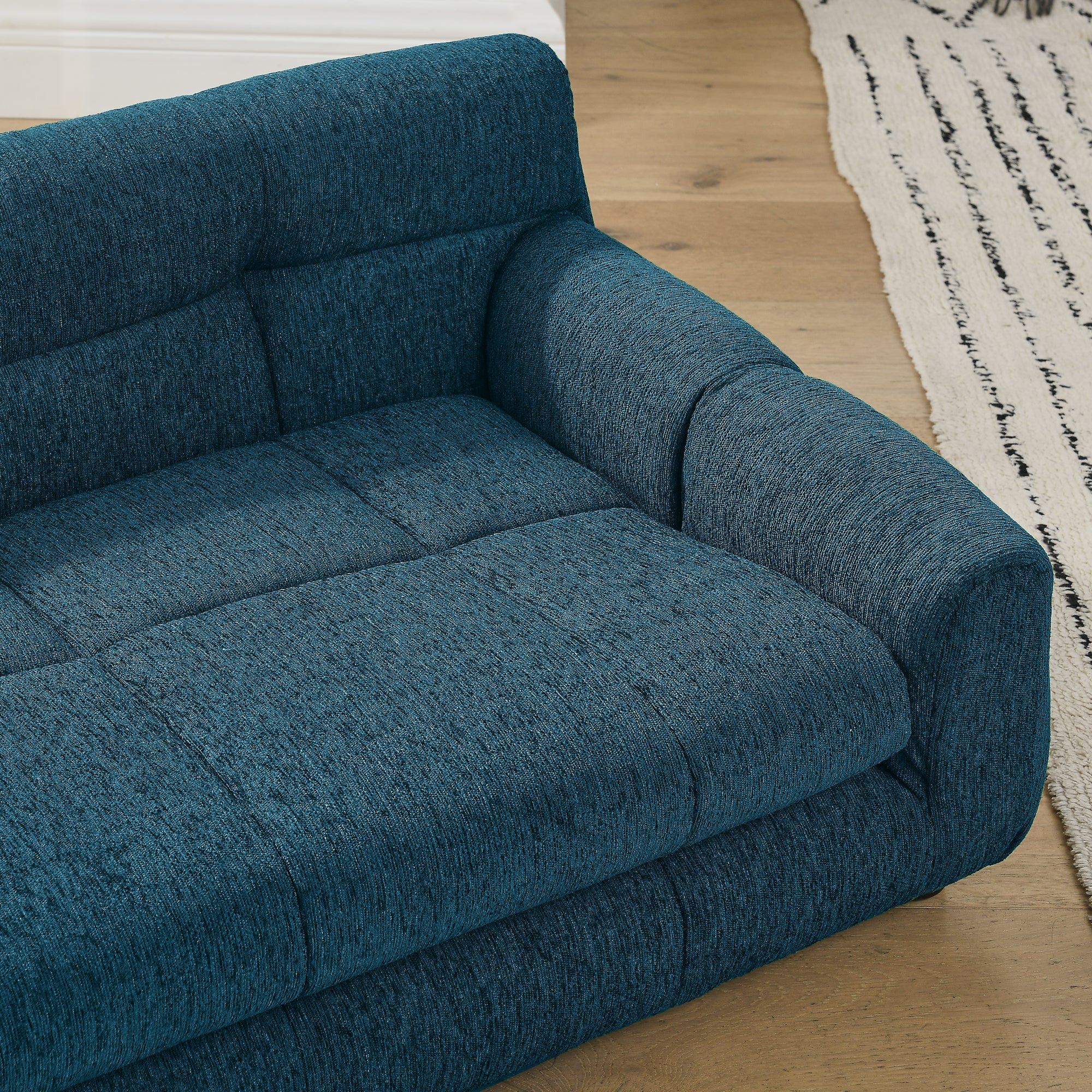 Soft and comfortable pet sofa with backrest and armrests, suitable for